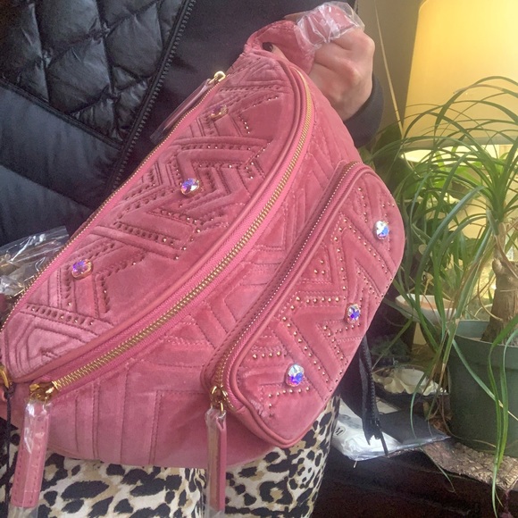 Authentic MCM Velvet/leather jeweled zip top Beltbag. - Picture 3 of 15